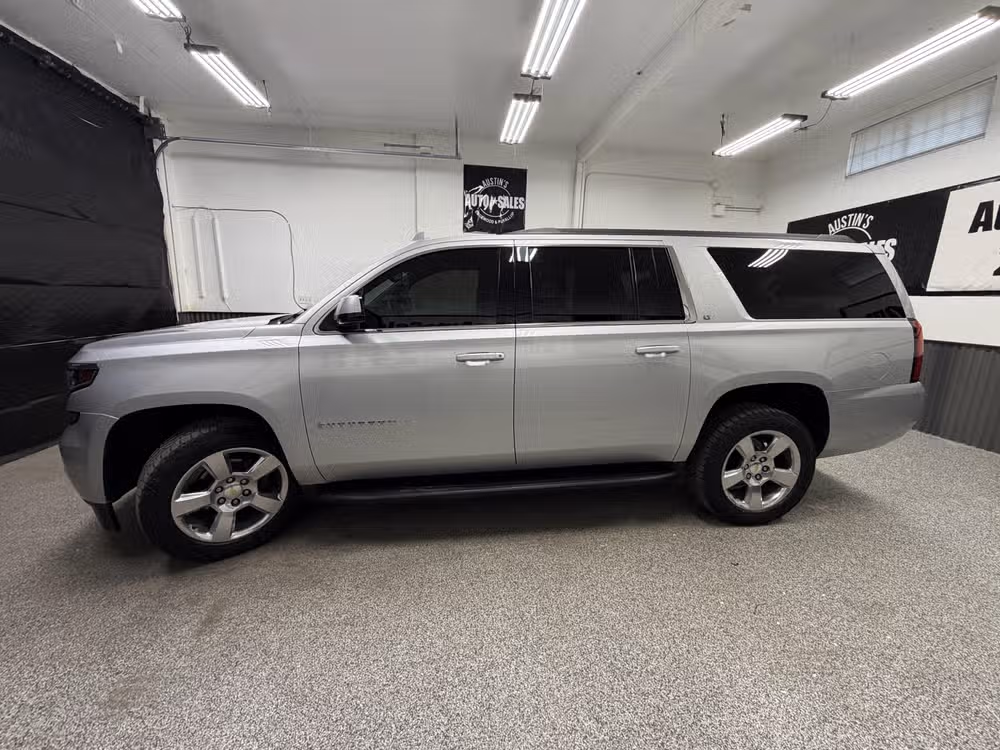 2018 Chevrolet Suburban LT Image 7