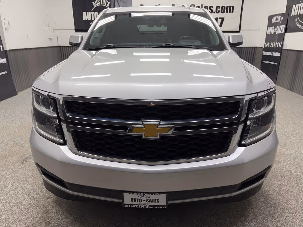 2018 Chevrolet Suburban LT Image 5