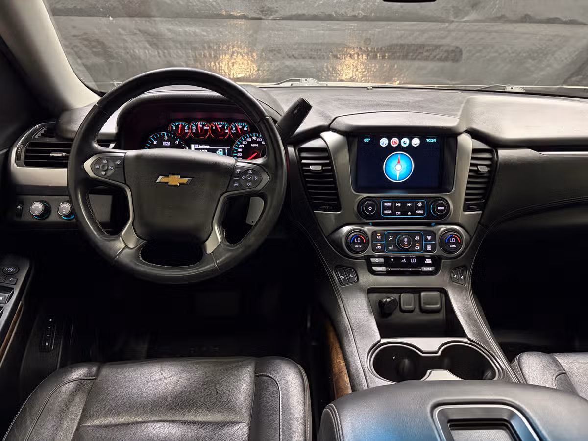 2018 Chevrolet Suburban LT Image 10
