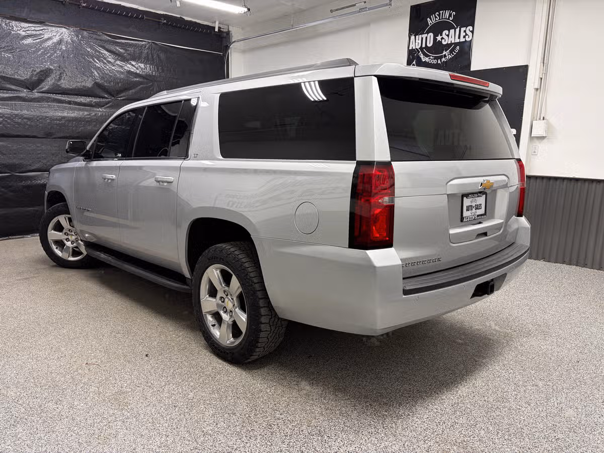 2018 Chevrolet Suburban LT Image 8
