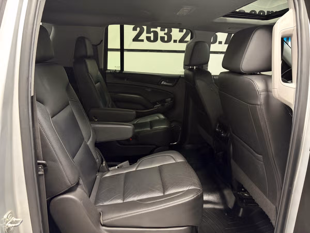 2018 Chevrolet Suburban LT Image 23