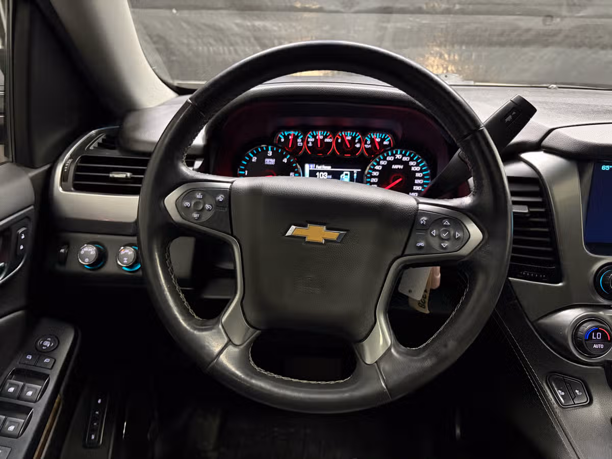 2018 Chevrolet Suburban LT Image 11