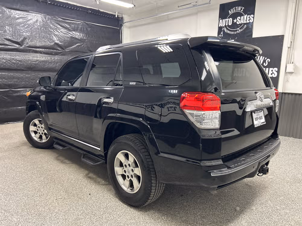 2010 Toyota 4Runner SR5 Image 4