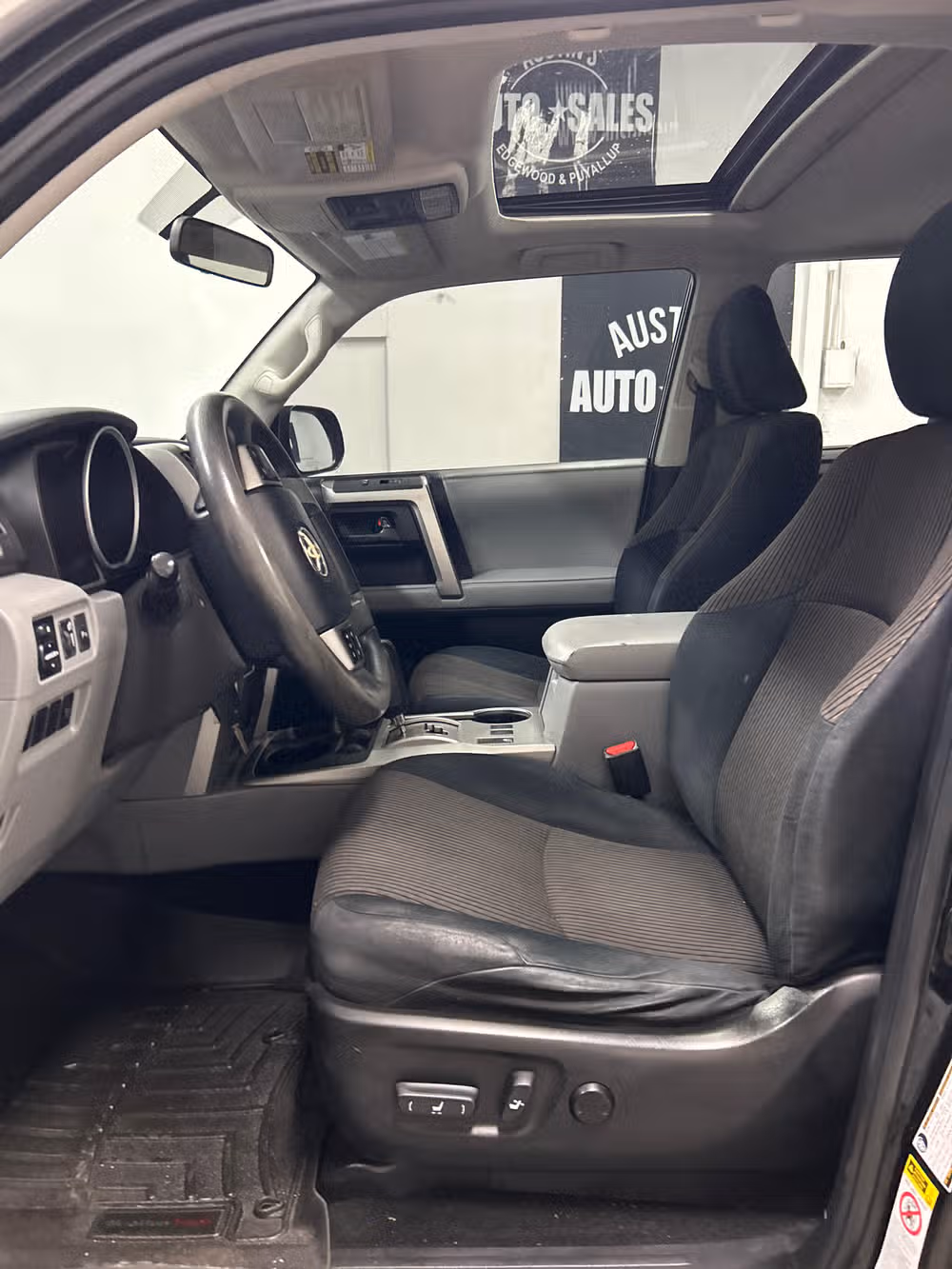 2010 Toyota 4Runner SR5 Image 8