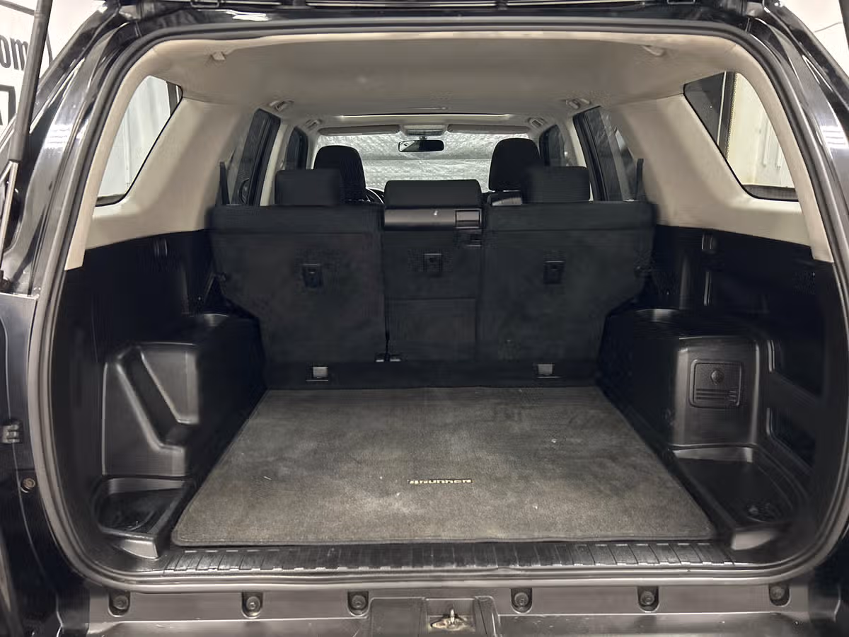 2010 Toyota 4Runner SR5 Image 12
