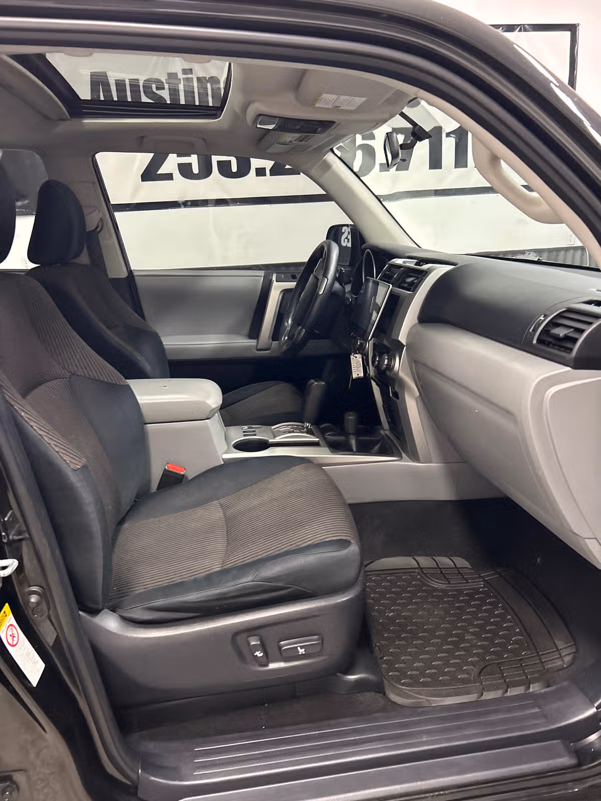 2010 Toyota 4Runner SR5 Image 14