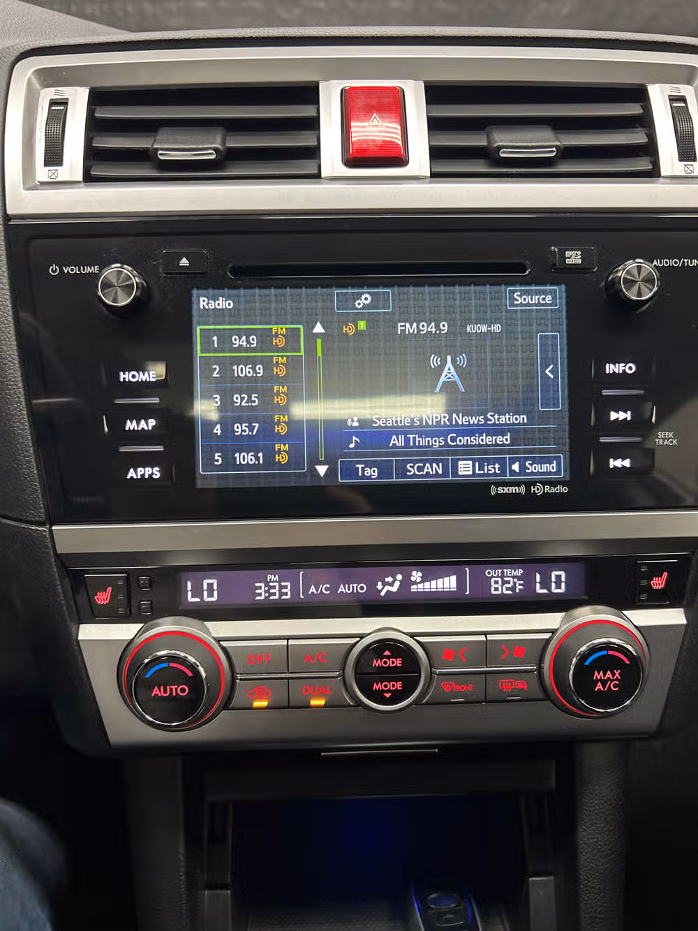 2016 Subaru Outback 2.5i Limited Crossover Image 14