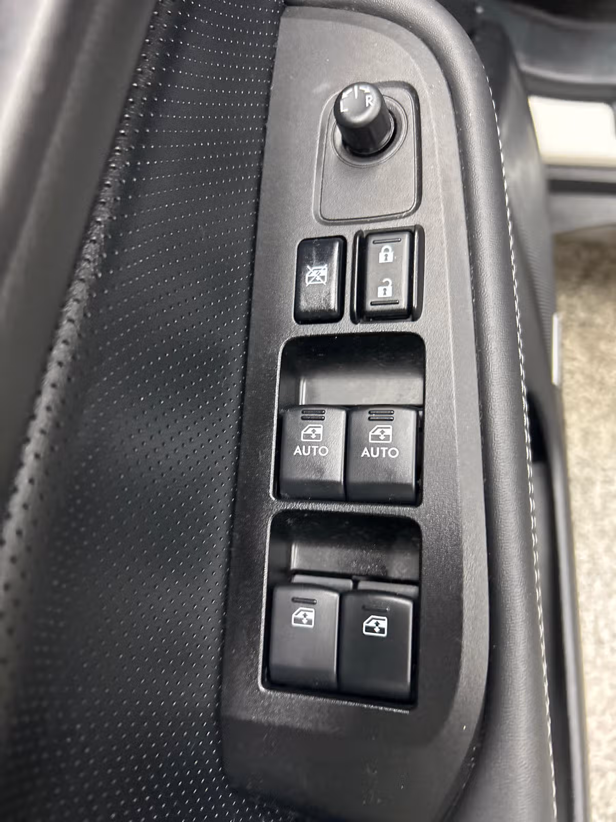 2016 Subaru Outback 2.5i Limited Crossover Image 9