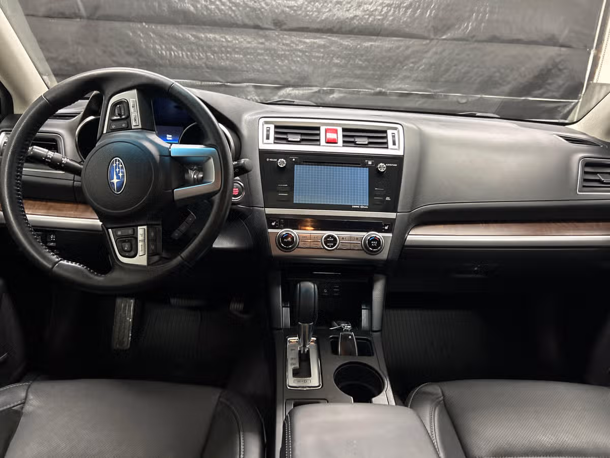 2016 Subaru Outback 2.5i Limited Crossover Image 11