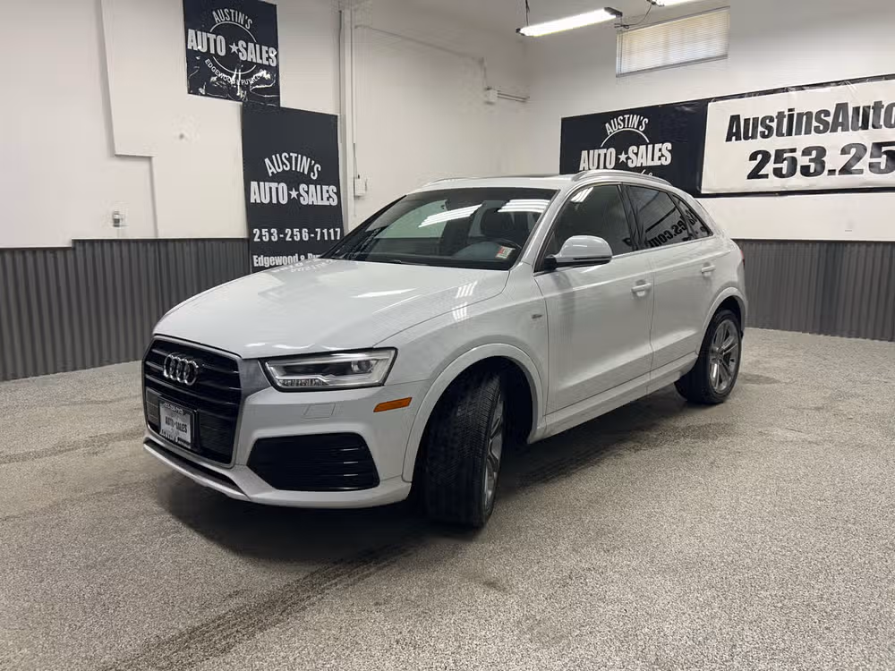 2016 Audi Q3 2.0T quattro Prestige Lower Image 1