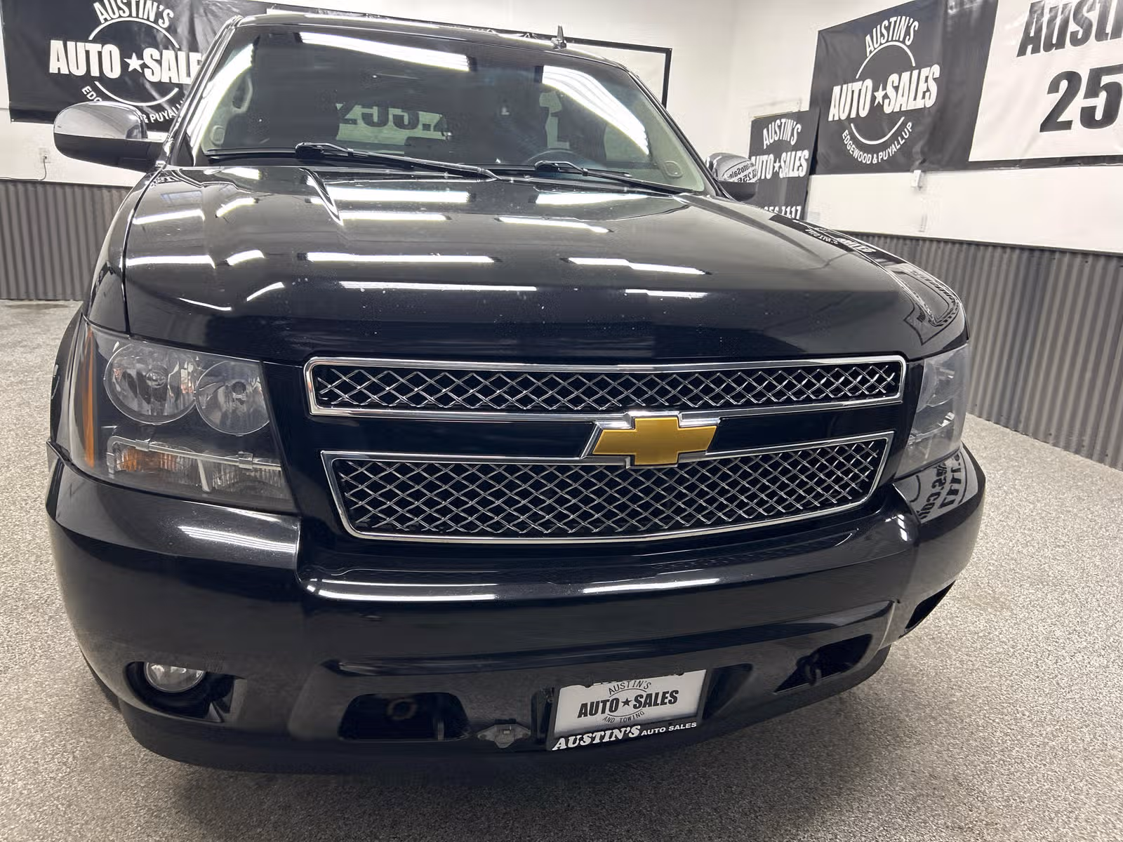2012 Chevrolet Tahoe LTZ Upper Image 2