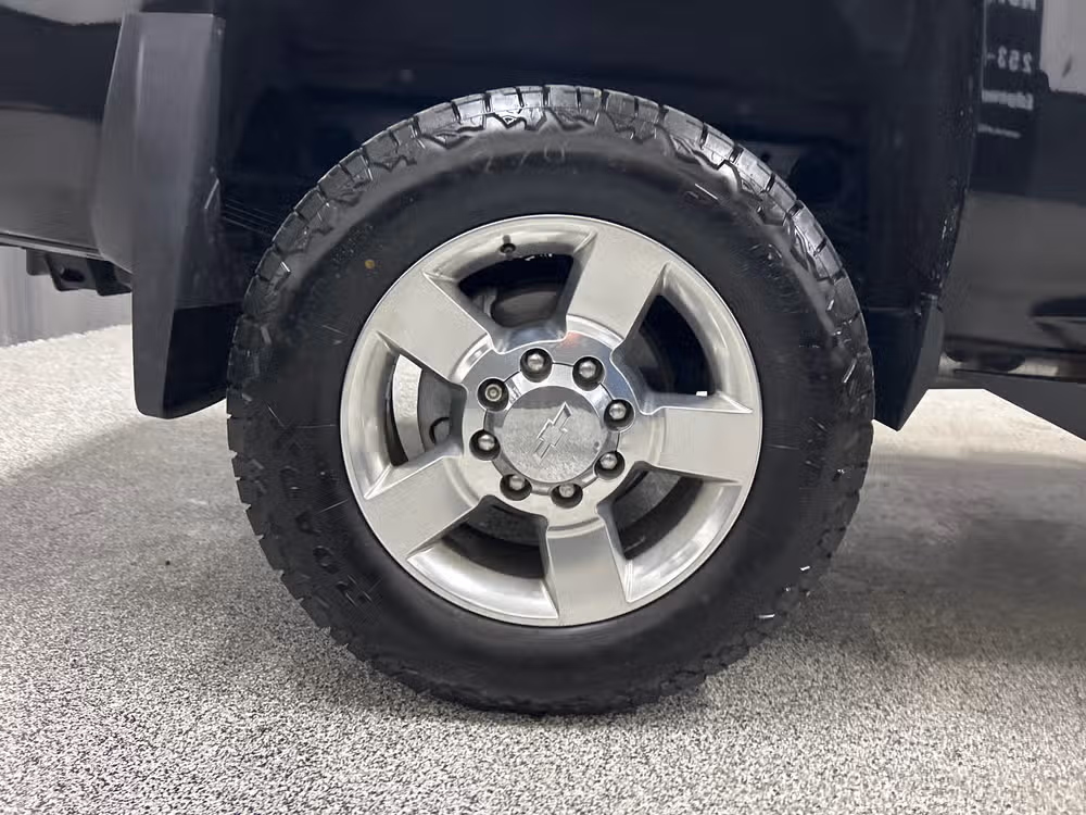 2016 Chevrolet Silverado 2500HD LTZ Crew Cab Image 8