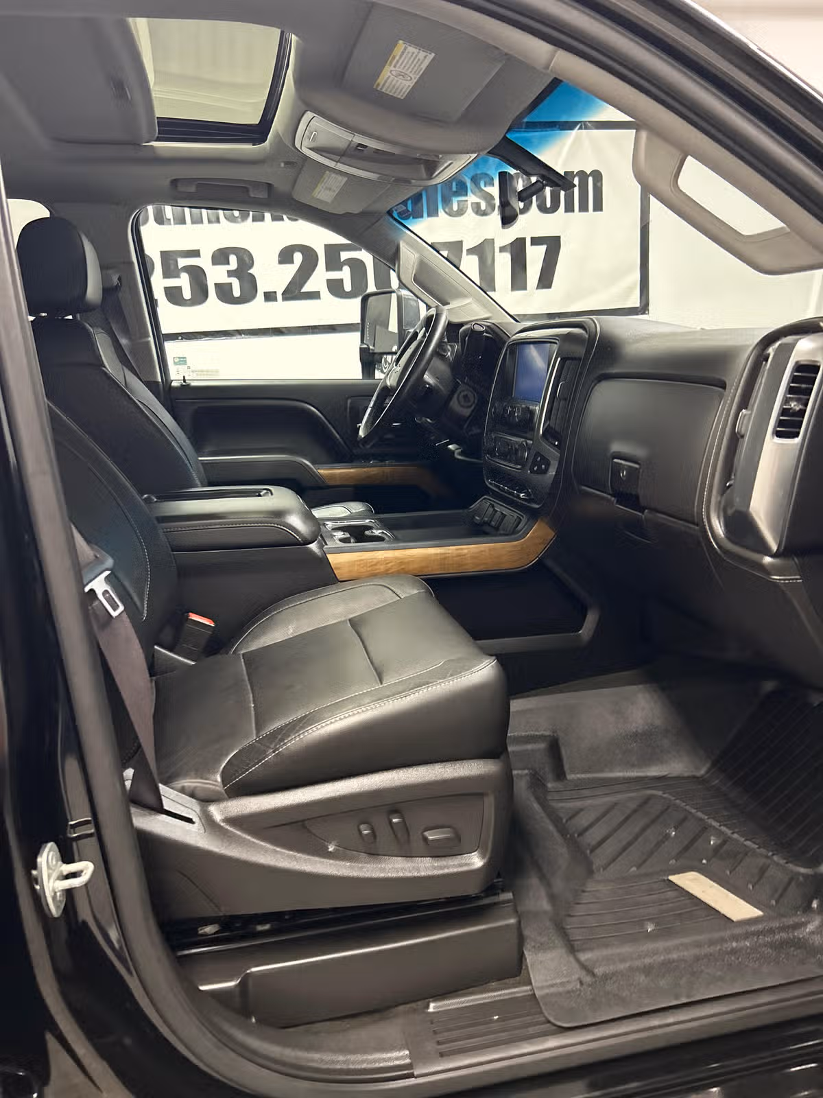 2016 Chevrolet Silverado 2500HD LTZ Crew Cab Image 14