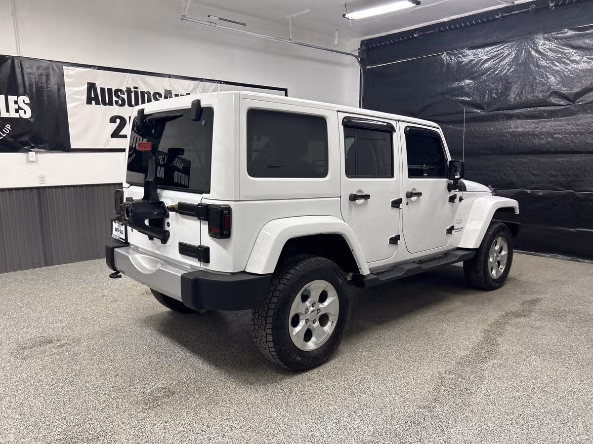 2014 Jeep Wrangler Unlimited Sahara Image 6
