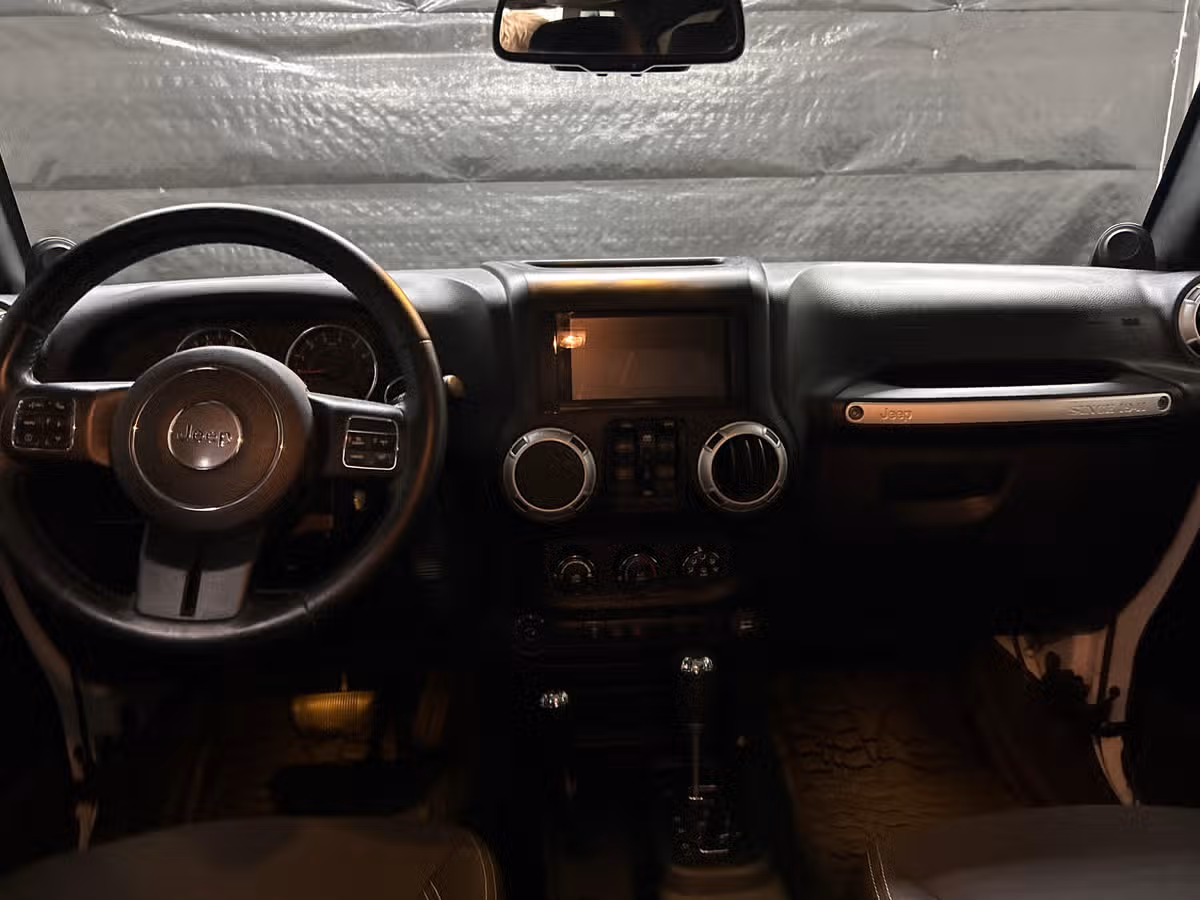 2014 Jeep Wrangler Unlimited Sahara Image 10