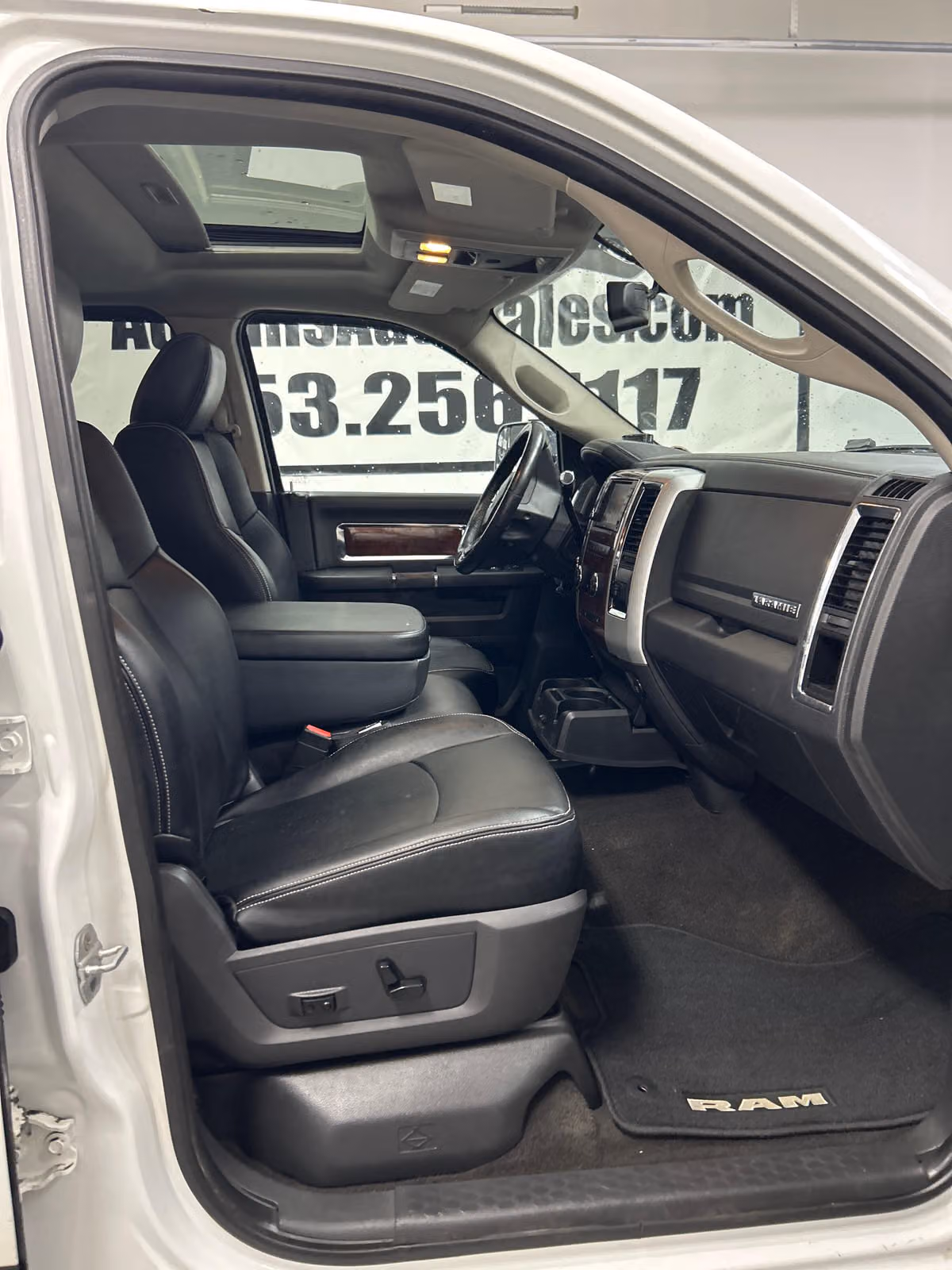 2012 Ram 2500 Laramie Image 13