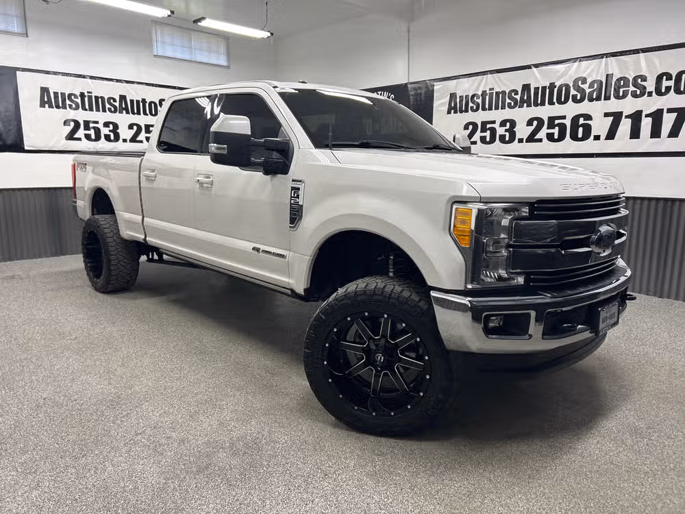 2017 Ford F-250 Lariat 4x4 Crew Cab 8' Box's photo