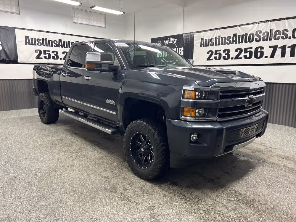 2018 Chevrolet Silverado HD High Country 4WD Crew Cab Standard Box's photo