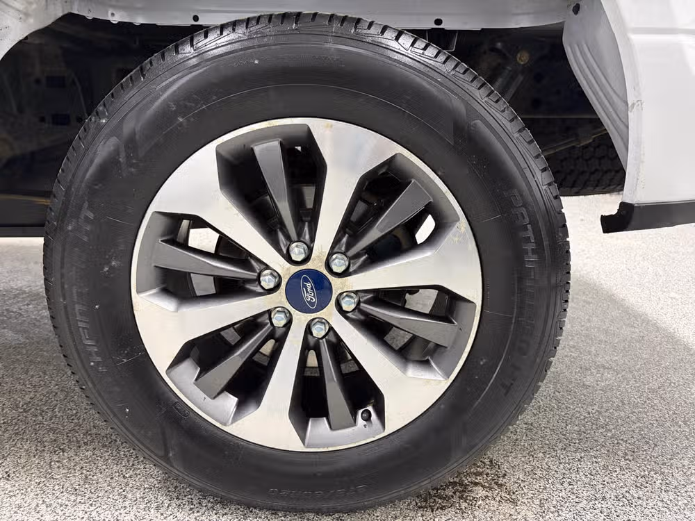 2019 Ford F-150 XLT SuperCrew Image 9