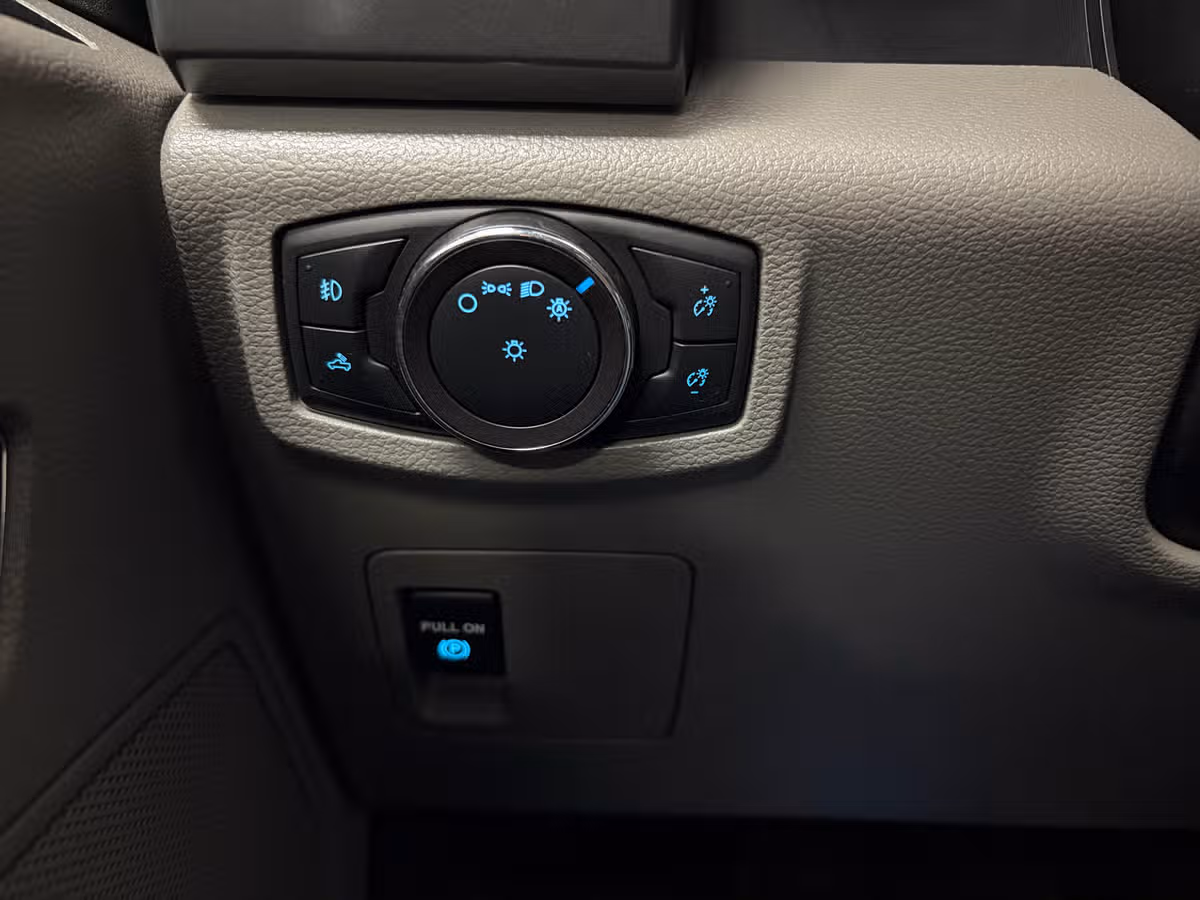 2019 Ford F-150 XLT SuperCrew Image 15