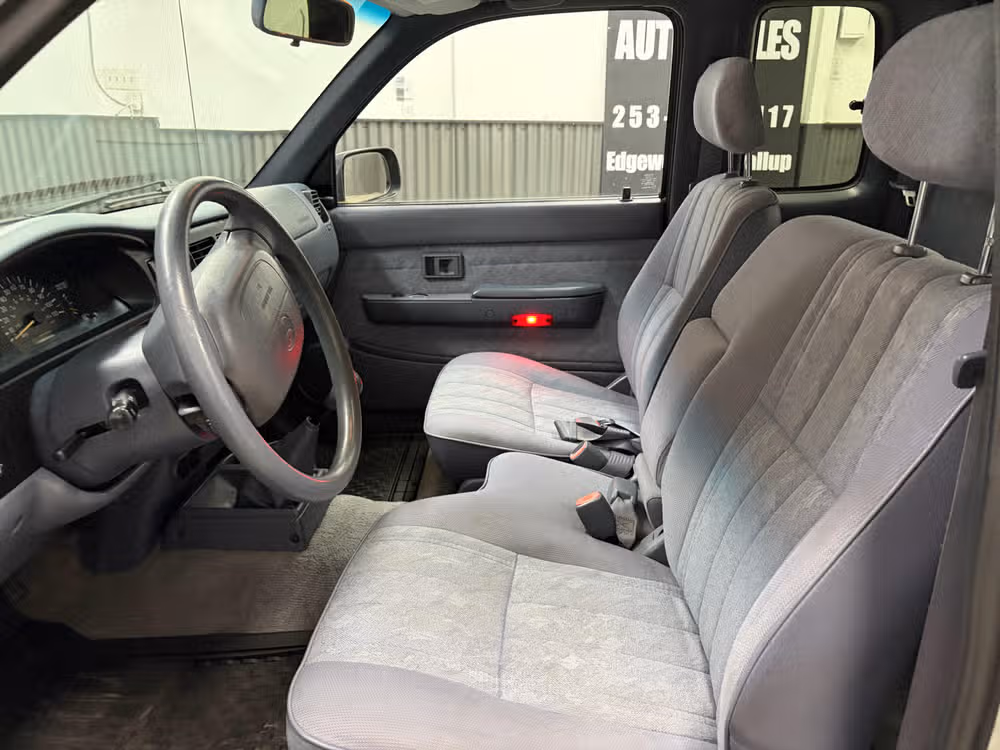 2000 Toyota Tacoma SR5 XtraCab Image 14