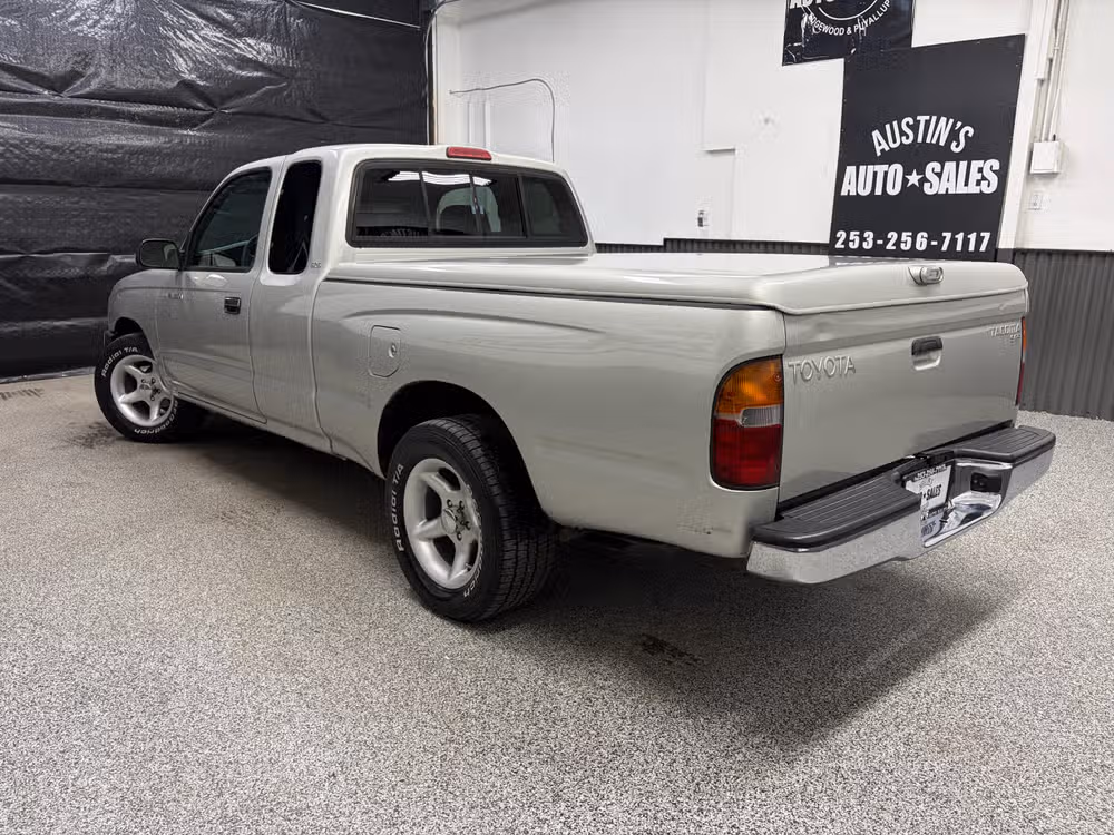 2000 Toyota Tacoma SR5 XtraCab Image 8