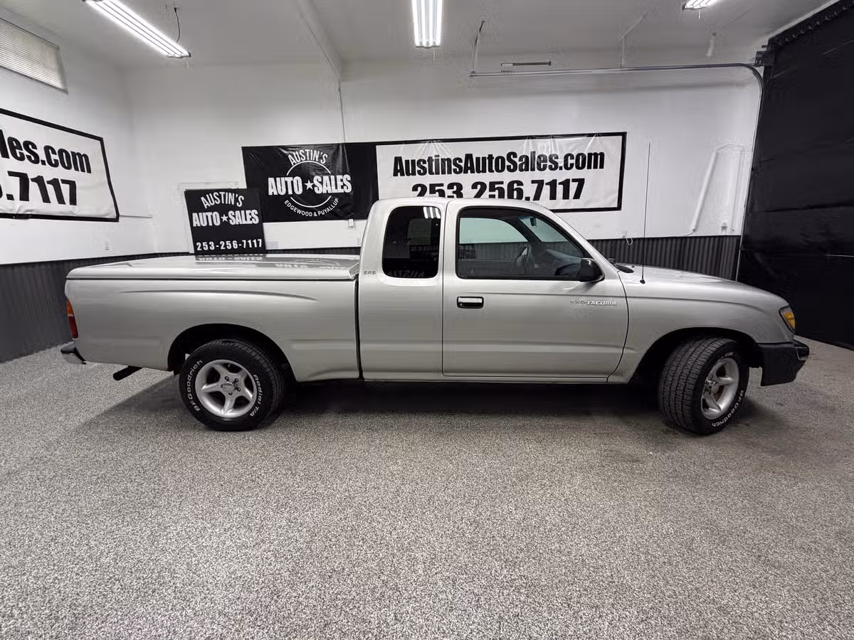 2000 Toyota Tacoma SR5 XtraCab Image 2