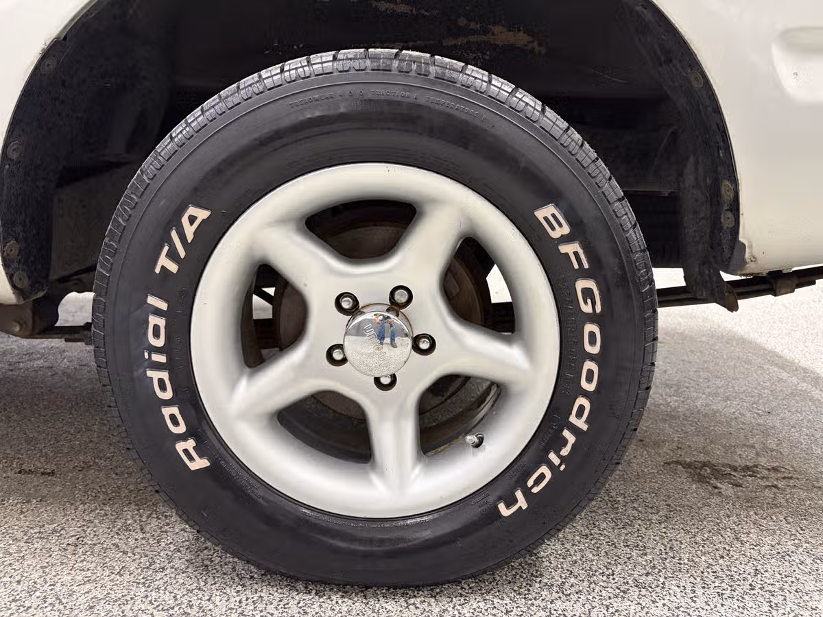 2000 Toyota Tacoma SR5 XtraCab Image 9