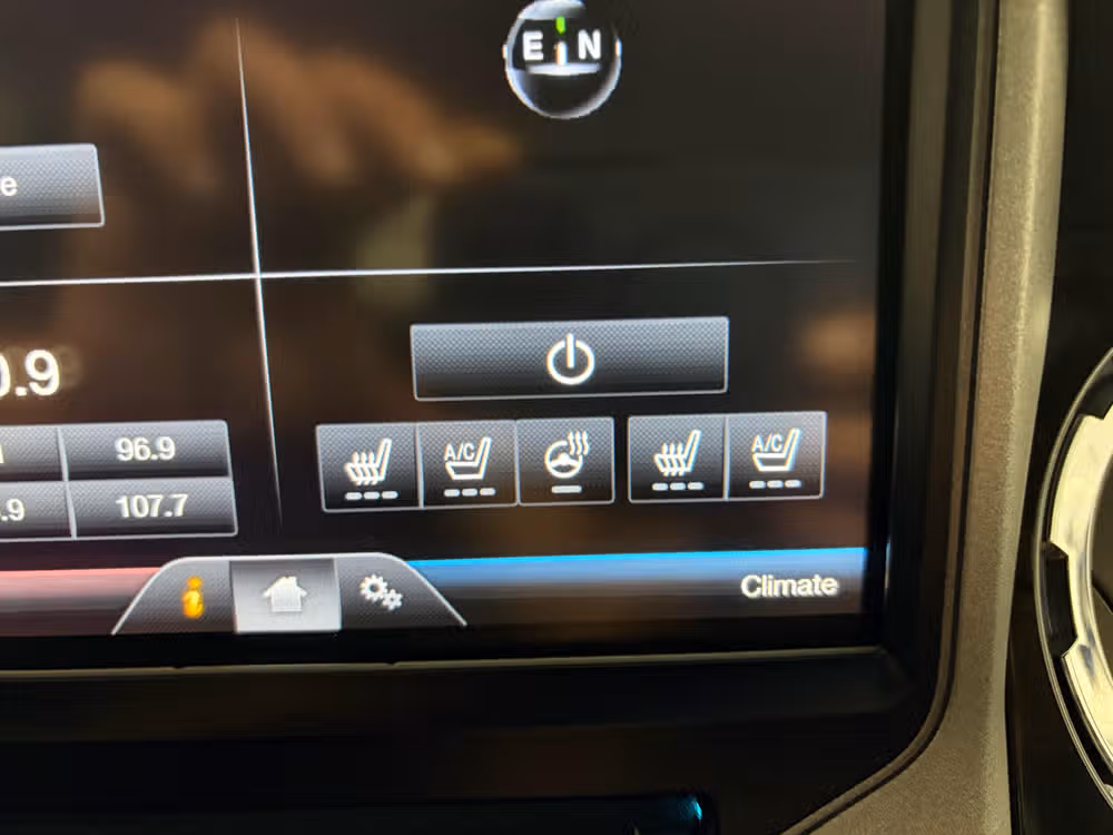 2016 Ford F-250 Super Duty Platinum Crew Cab Image 15