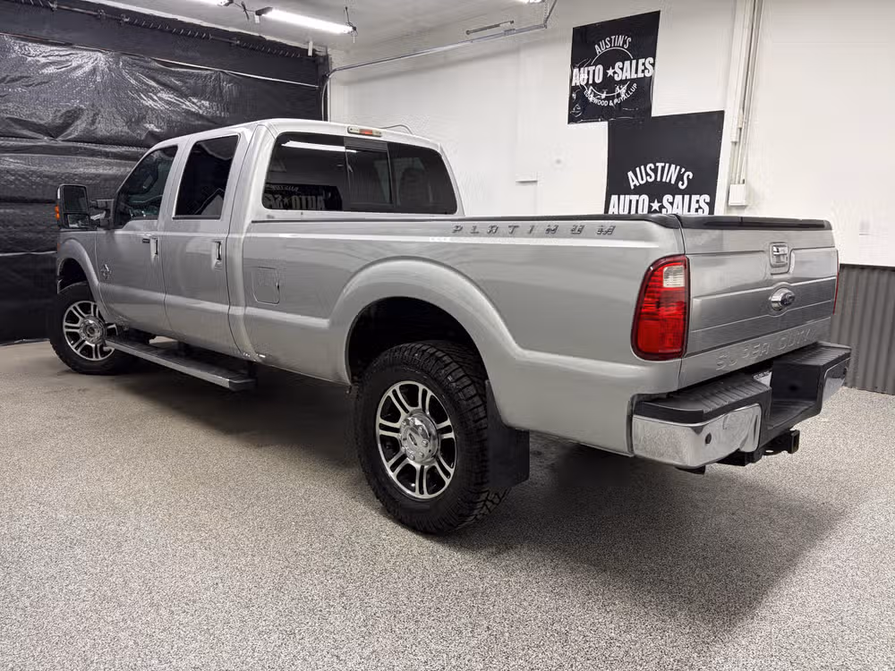 2016 Ford F-250 Super Duty Platinum Crew Cab Image 8