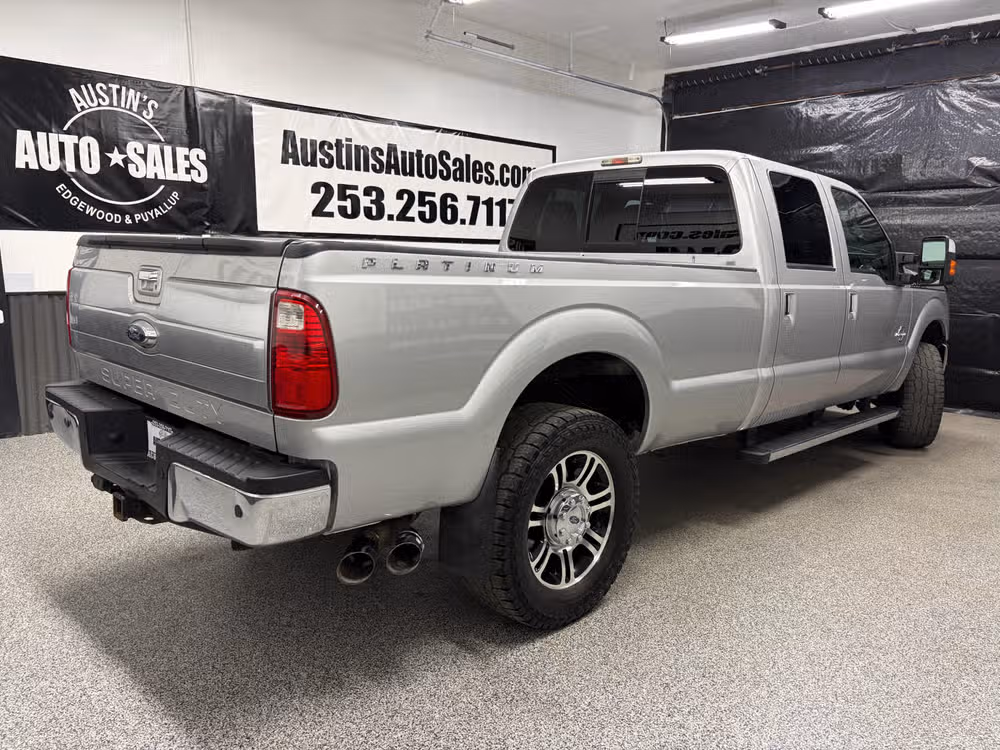 2016 Ford F-250 Super Duty Platinum Crew Cab Image 3