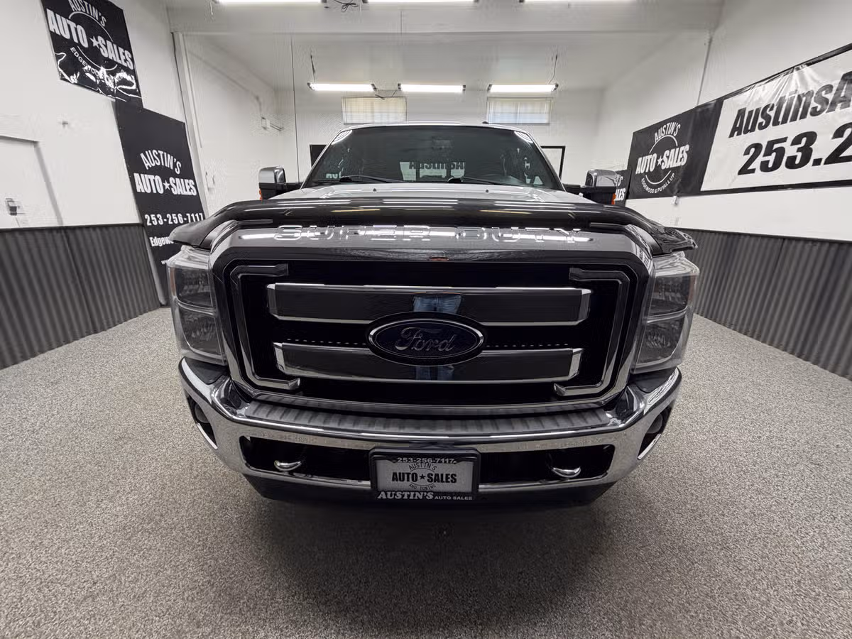 2016 Ford F-250 Super Duty Platinum Crew Cab Image 5