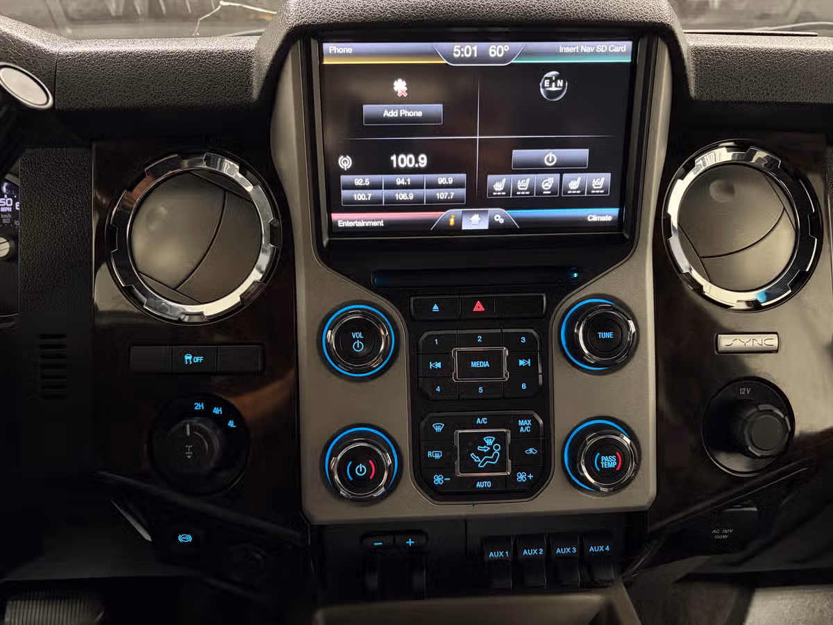 2016 Ford F-250 Super Duty Platinum Crew Cab Image 13