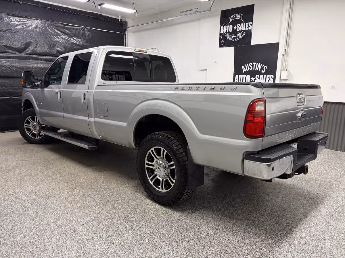 2016 Ford F-250 Super Duty Platinum Crew Cab Image 8