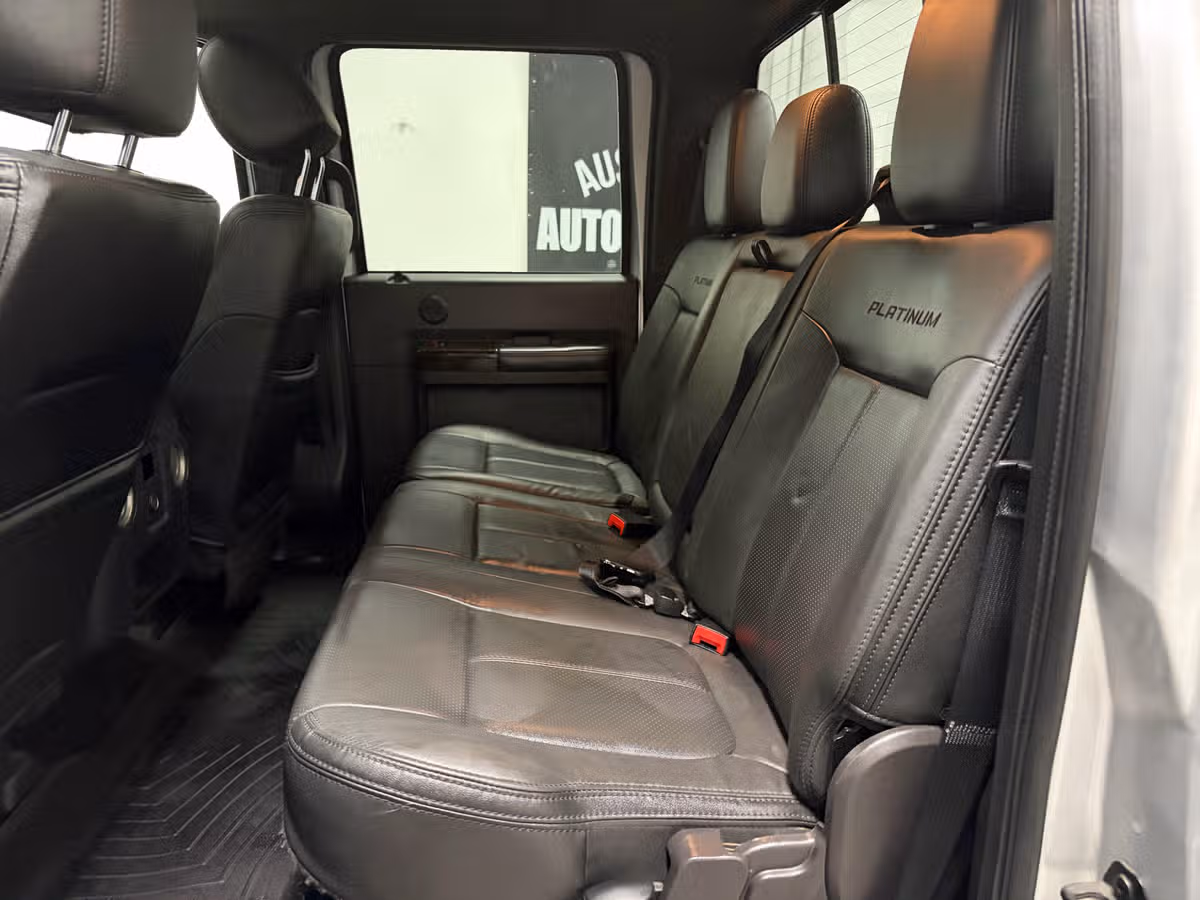 2016 Ford F-250 Super Duty Platinum Crew Cab Image 20