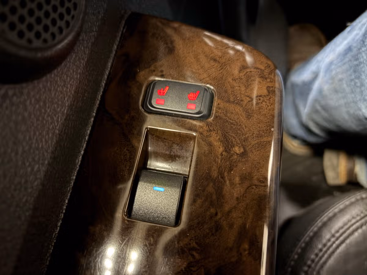 2016 Ford F-250 Super Duty Platinum Crew Cab Image 21