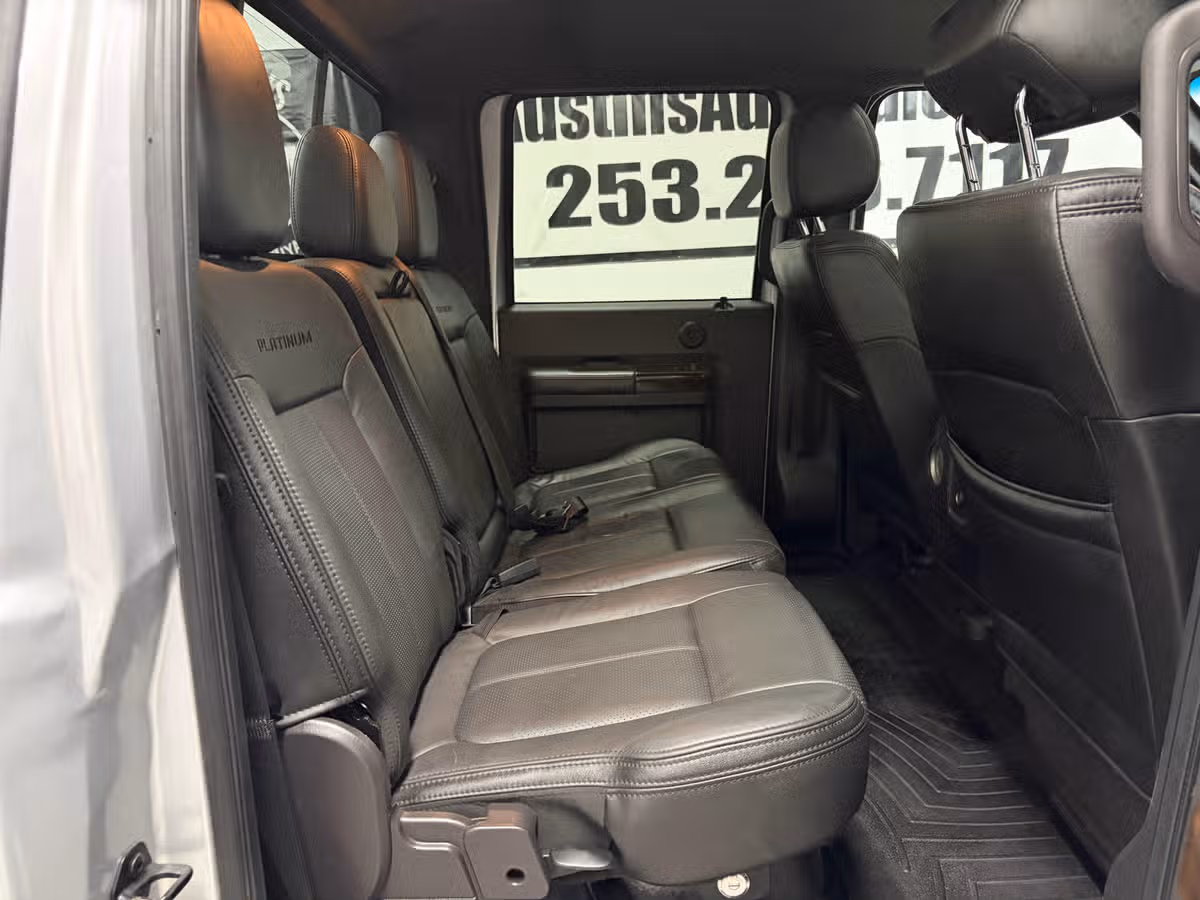 2016 Ford F-250 Super Duty Platinum Crew Cab Image 23