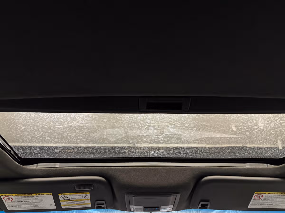 2016 Ford F-250 Super Duty Platinum Crew Cab Image 16