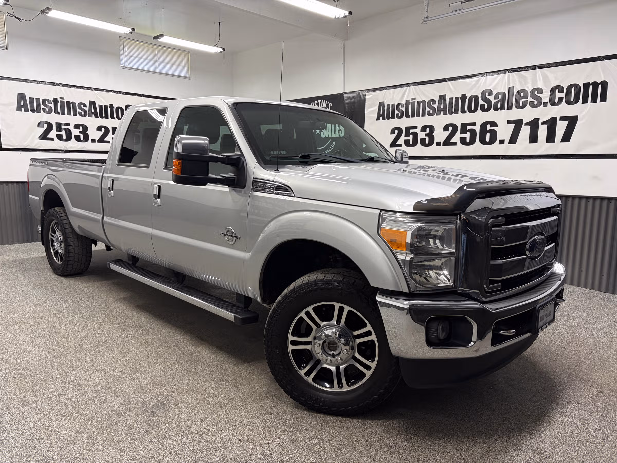2016 Ford F-250 Super Duty Platinum Crew Cab Image 1