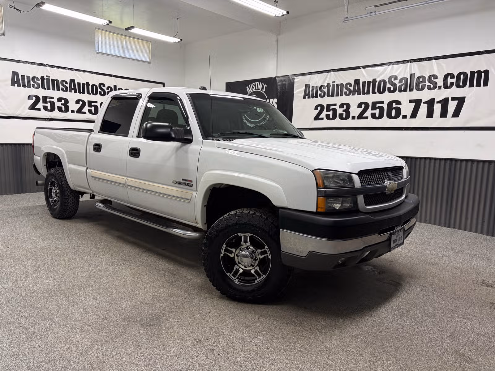 2004 Chevrolet Silverado 2500HD LT Crew Cab Upper Image 1