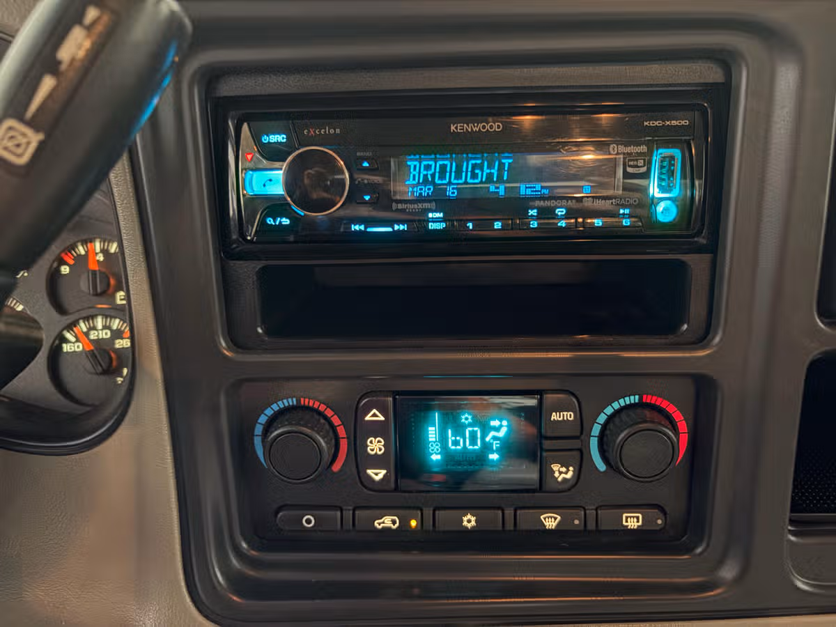 2004 Chevrolet Silverado 2500HD LT Crew Cab Image 13