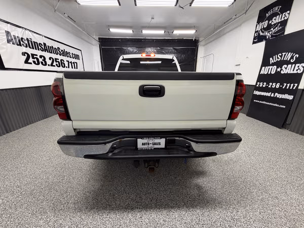 2004 Chevrolet Silverado 2500HD LT Crew Cab Image 4