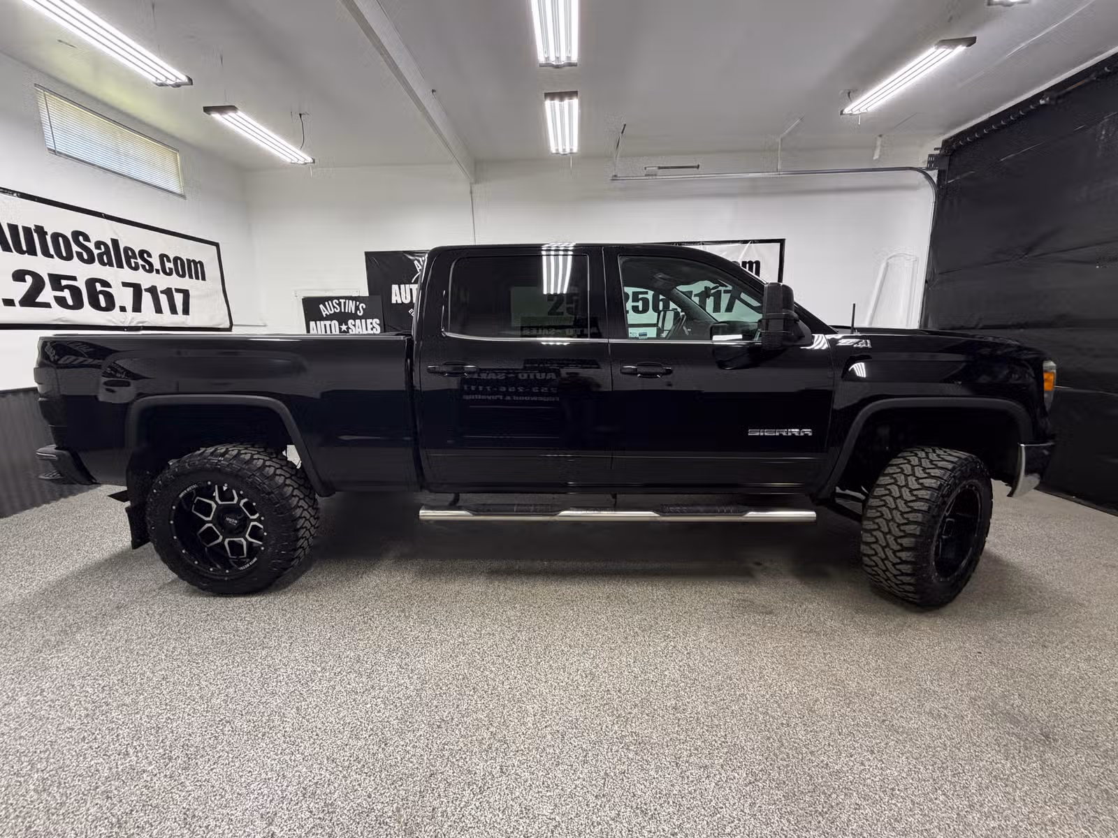 2014 GMC Sierra 1500 SLE Crew Cab Upper Image 2