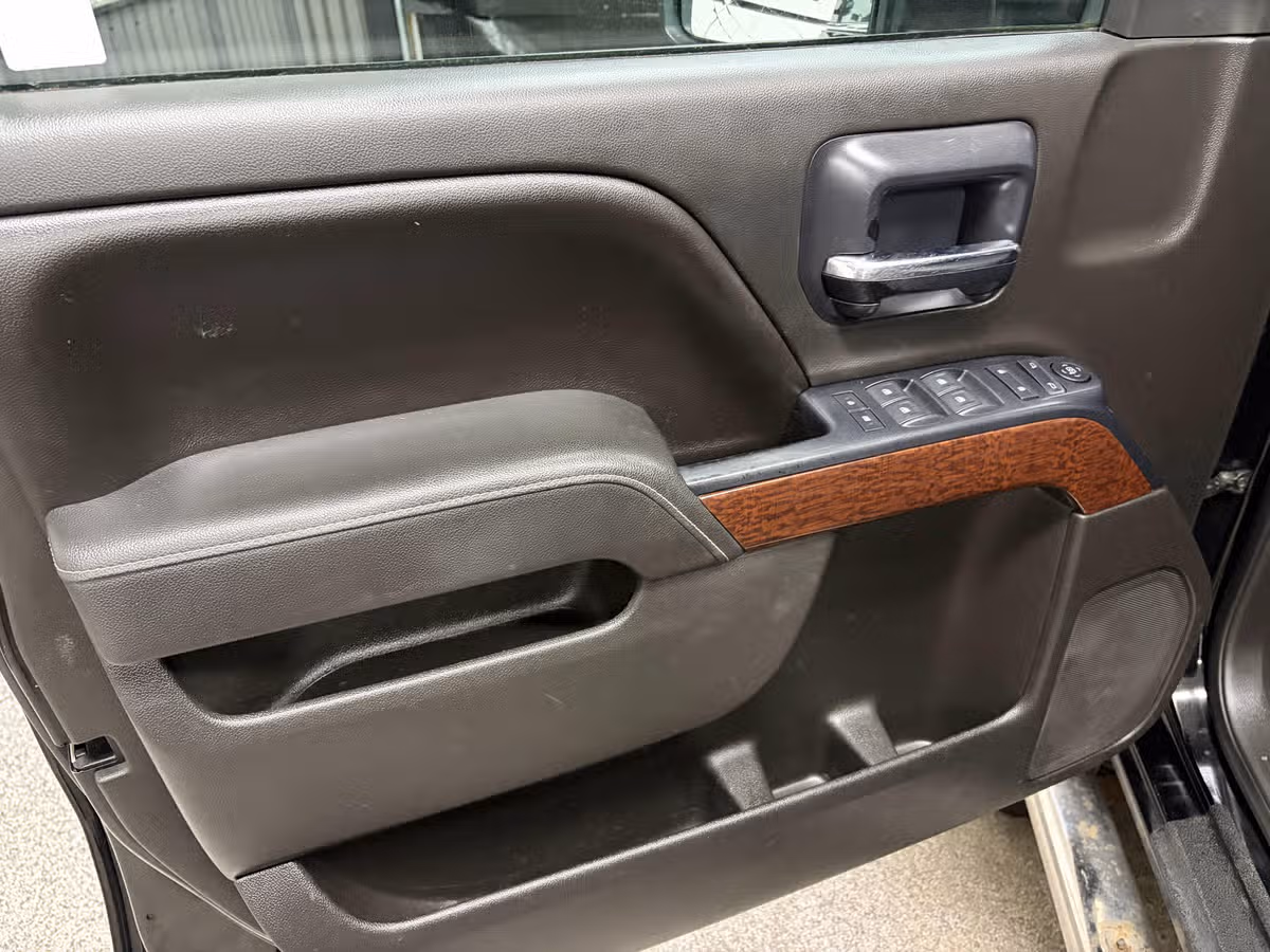 2014 GMC Sierra 1500 SLE Crew Cab Image 17