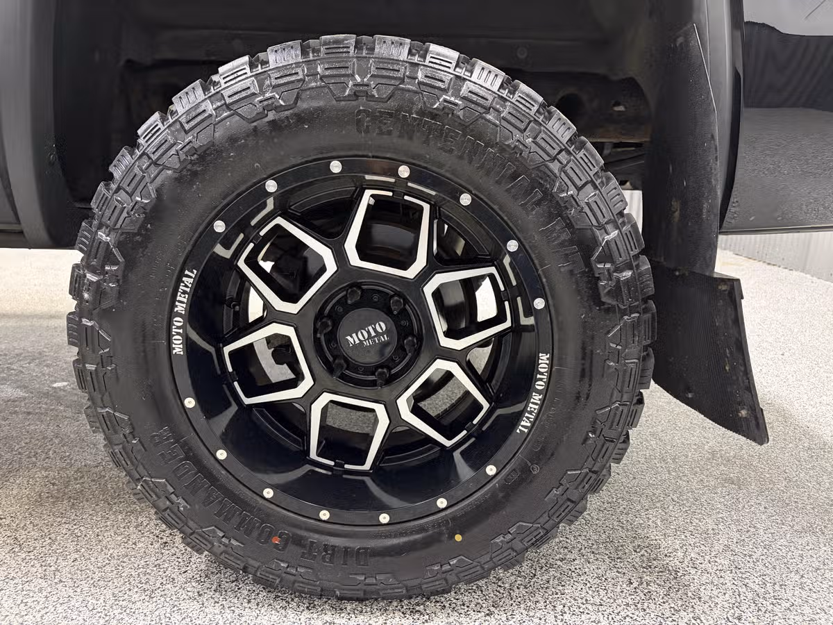 2014 GMC Sierra 1500 SLE Crew Cab Image 9