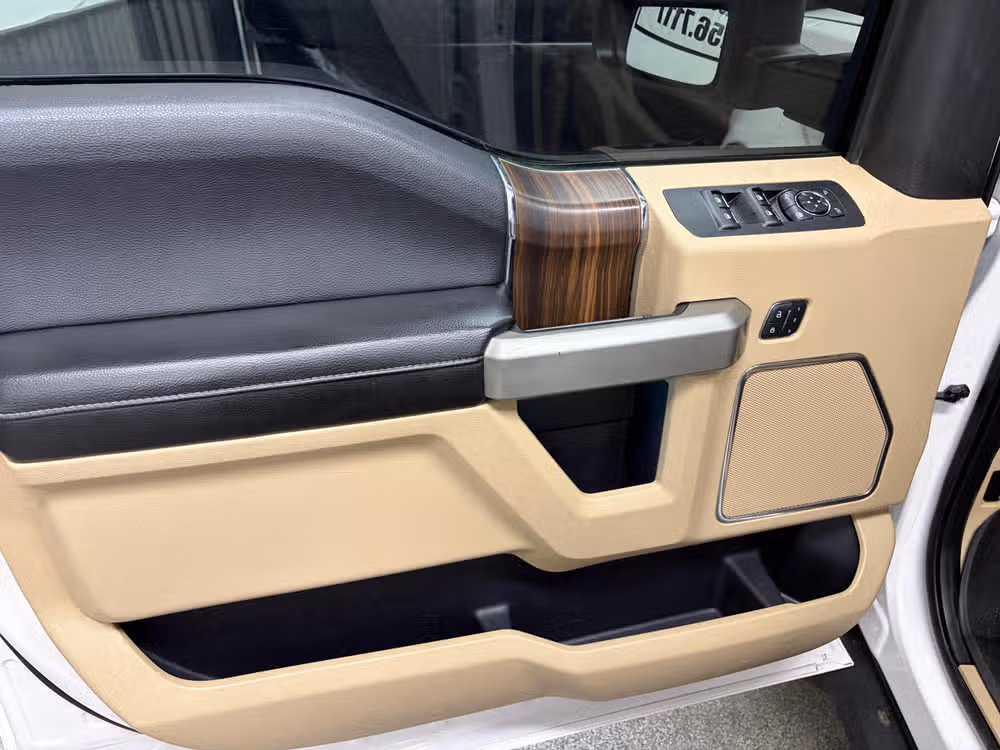 2017 Ford F-150 Lariat SuperCrew Image 19