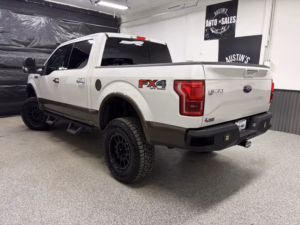 2017 Ford F-150 Lariat SuperCrew Image 8