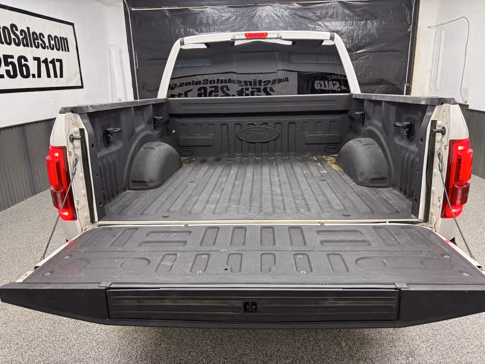 2017 Ford F-150 Lariat SuperCrew Image 23