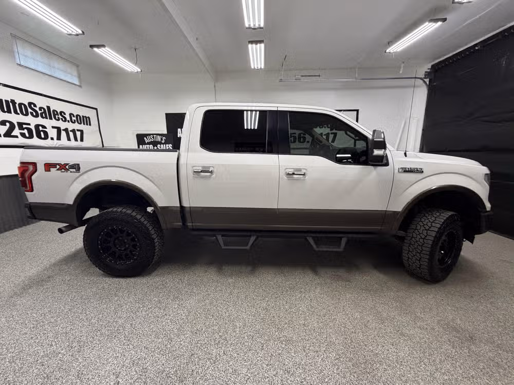 2017 Ford F-150 Lariat SuperCrew Image 2