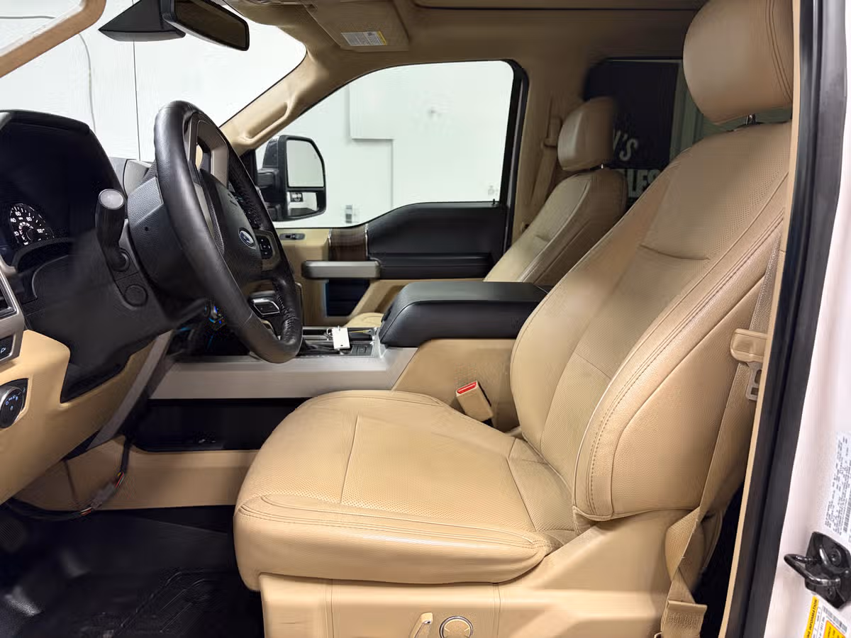 2017 Ford F-150 Lariat SuperCrew Image 20